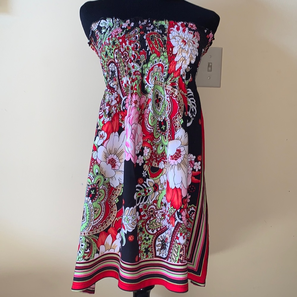 Mascara Size M Strapless rayon dress Excellent Condition
